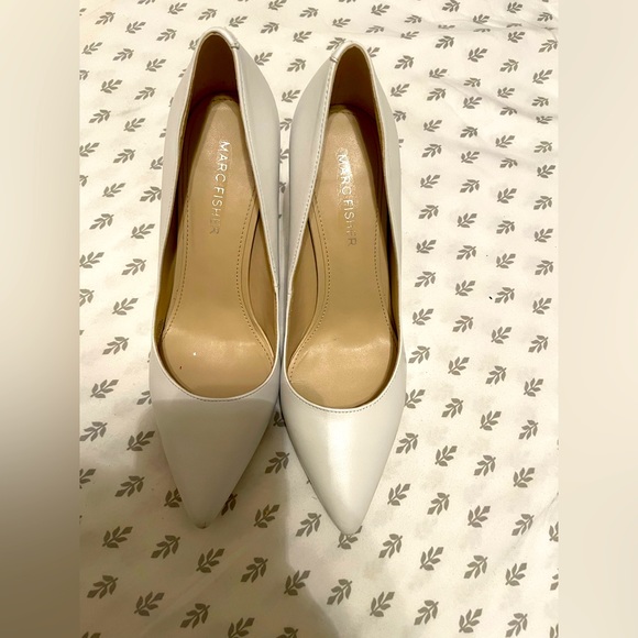 Marc Fisher White leather block heel pointy toe pump - Picture 1 of 6